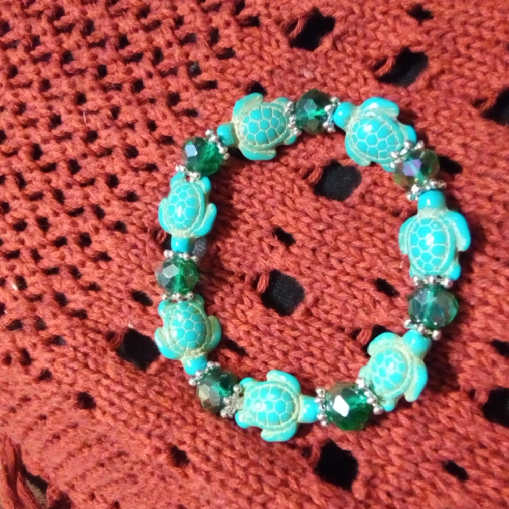 Adorable baby sea turtle Stretch bracelet